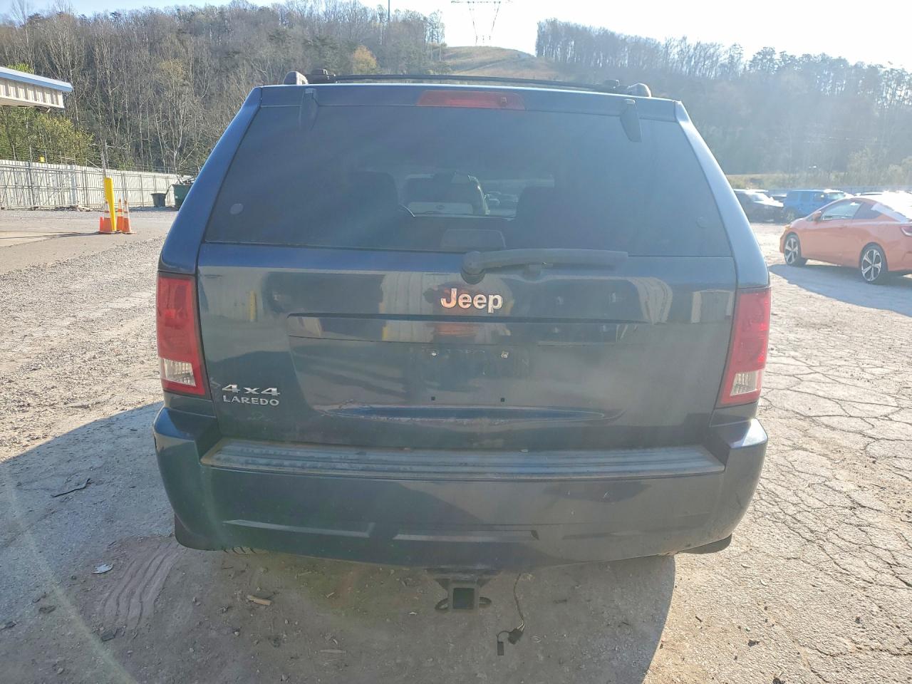 2010 JEEP GRAND CHEROKEE LAREDO photo 11
