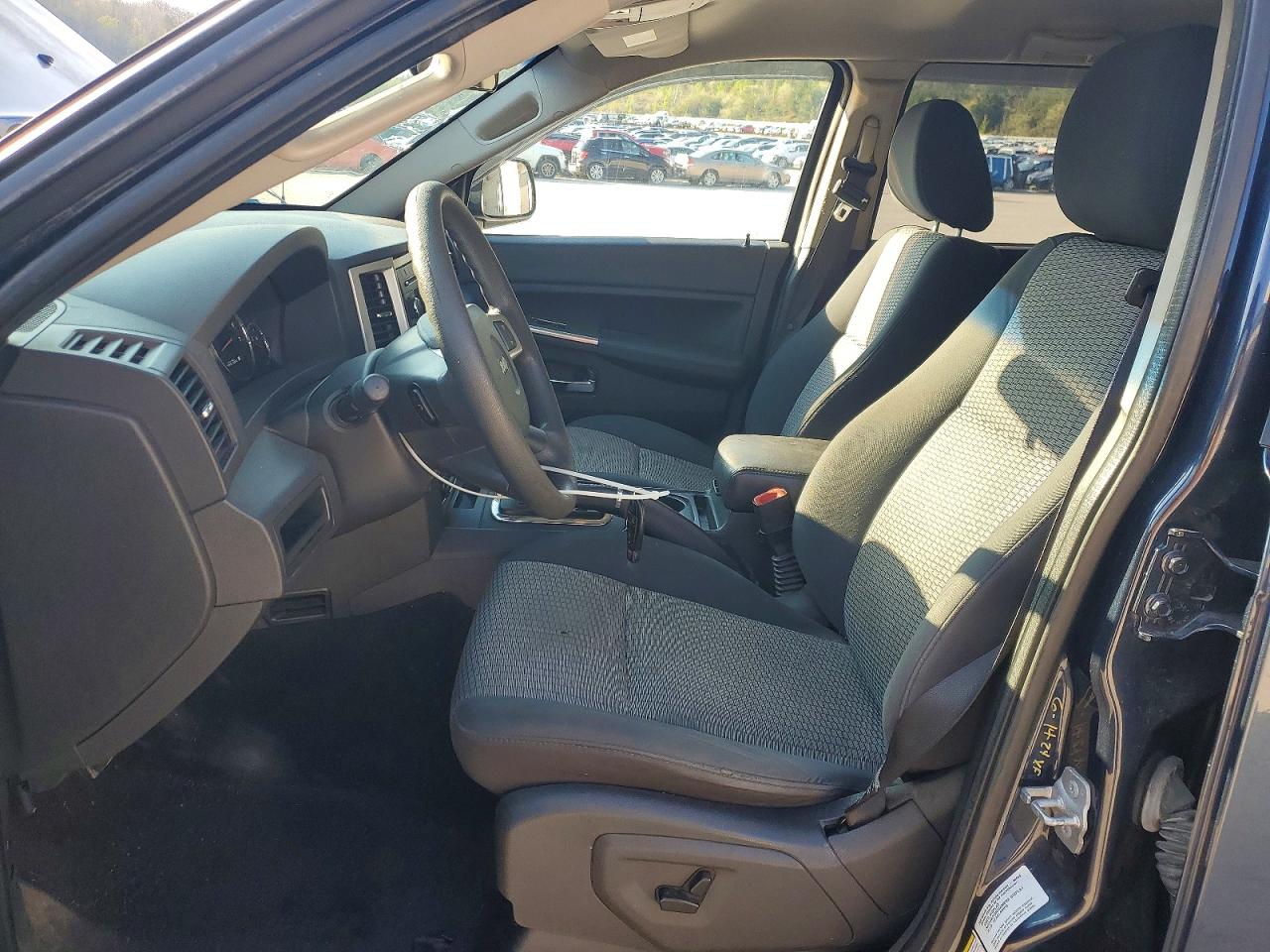 2010 JEEP GRAND CHEROKEE LAREDO photo 13