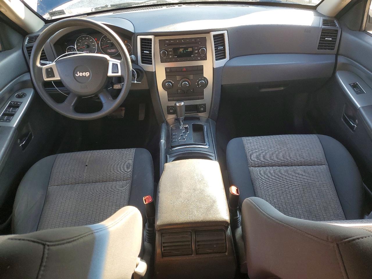 2010 JEEP GRAND CHEROKEE LAREDO photo 15