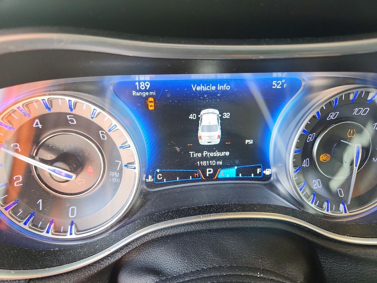 2018 CHRYSLER 300 TOURING photo 17