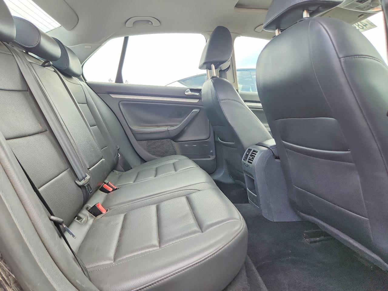 2009 VOLKSWAGEN JETTA SE photo 19