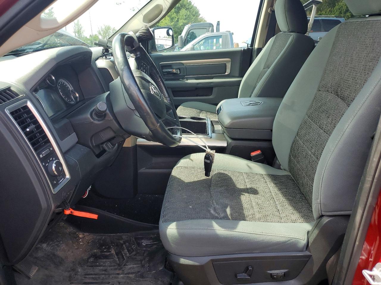 2015 RAM 1500 SLT photo 19