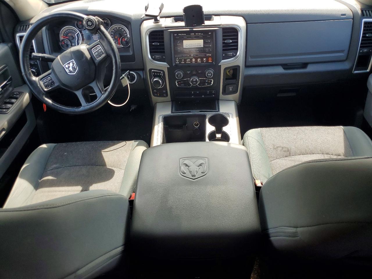 2015 RAM 1500 SLT photo 22