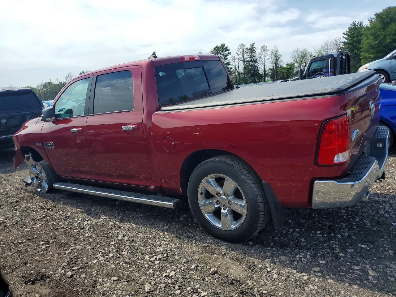 2015 RAM 1500 SLT photo 4