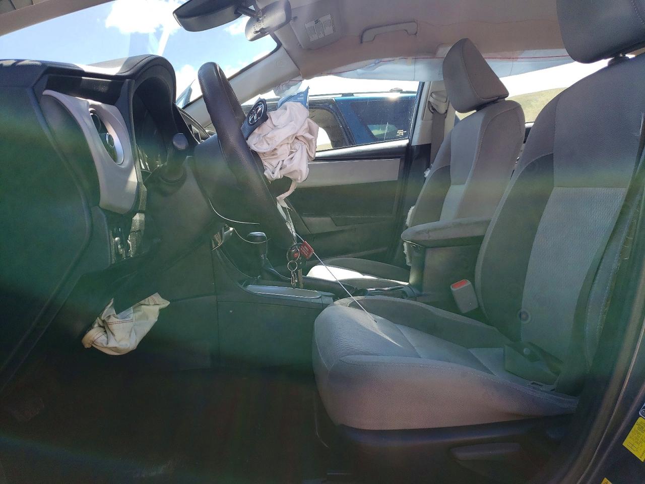2017 TOYOTA COROLLA LE photo 13
