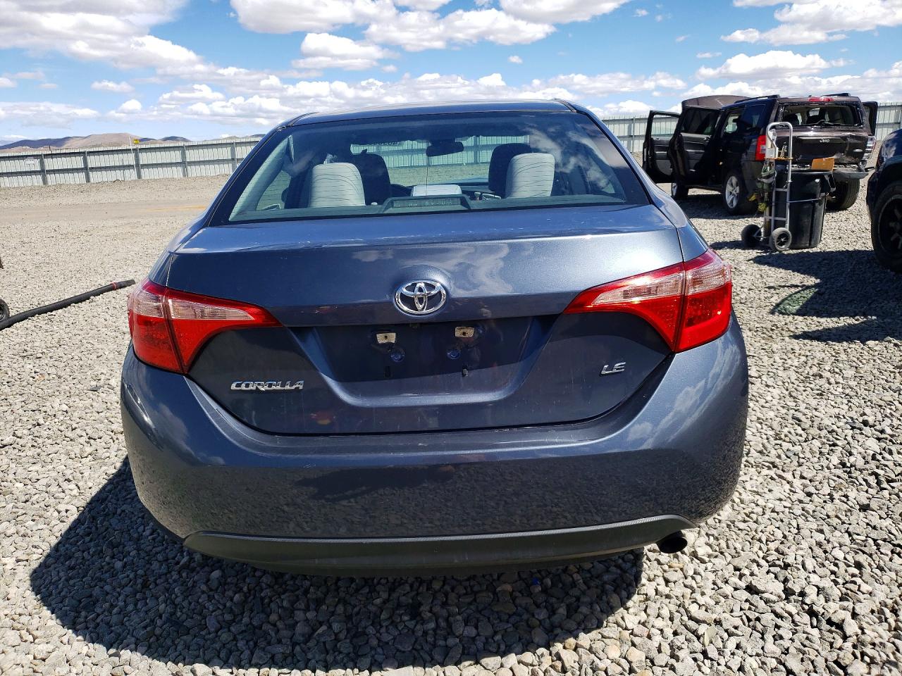 2017 TOYOTA COROLLA LE photo 11