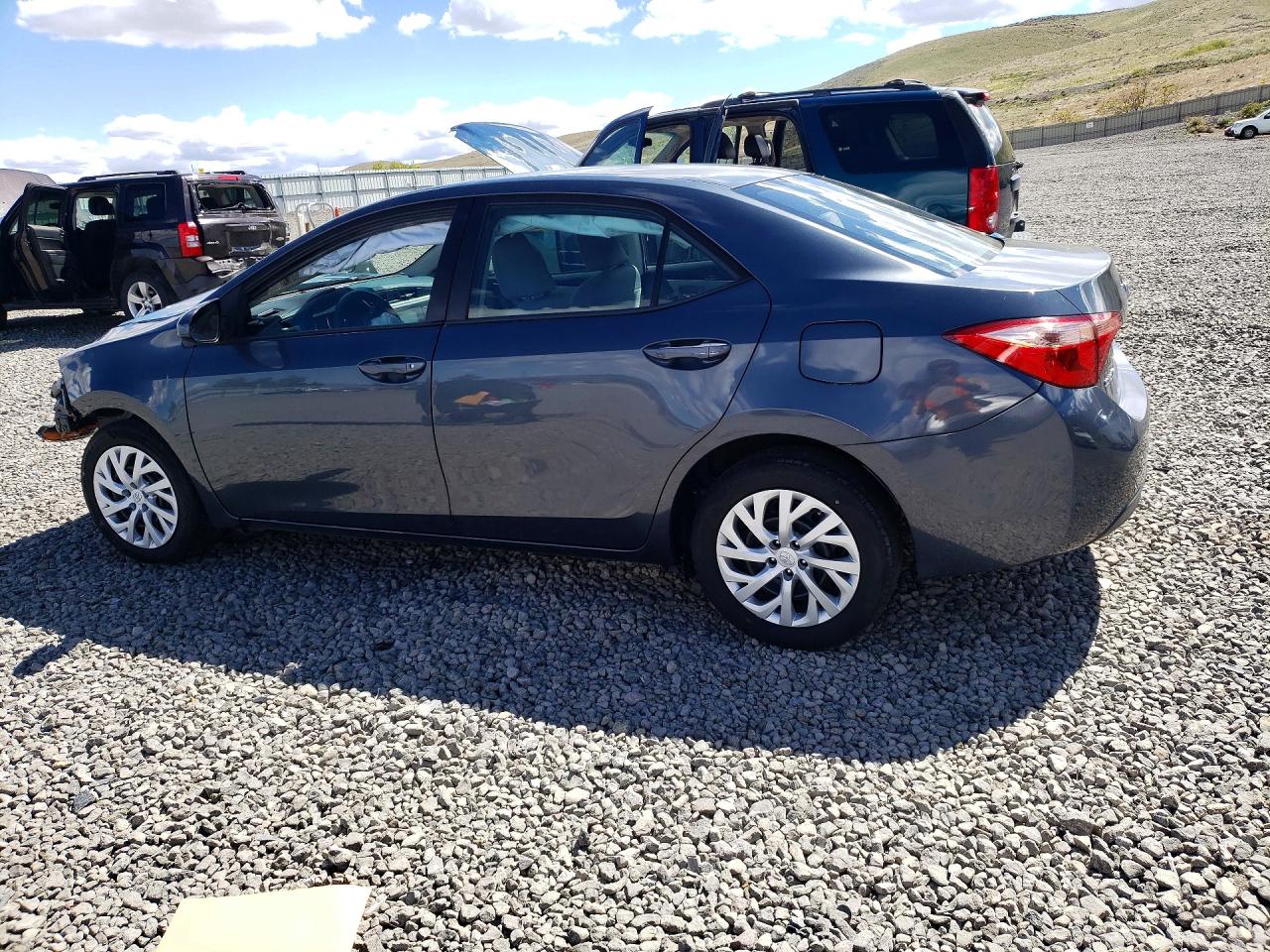2017 TOYOTA COROLLA LE photo 3