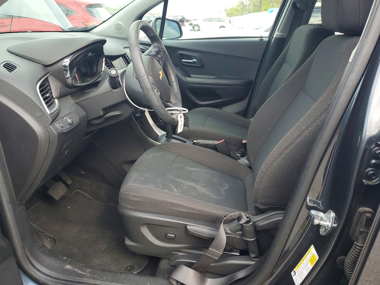 2021 CHEVROLET TRAX LS photo 19