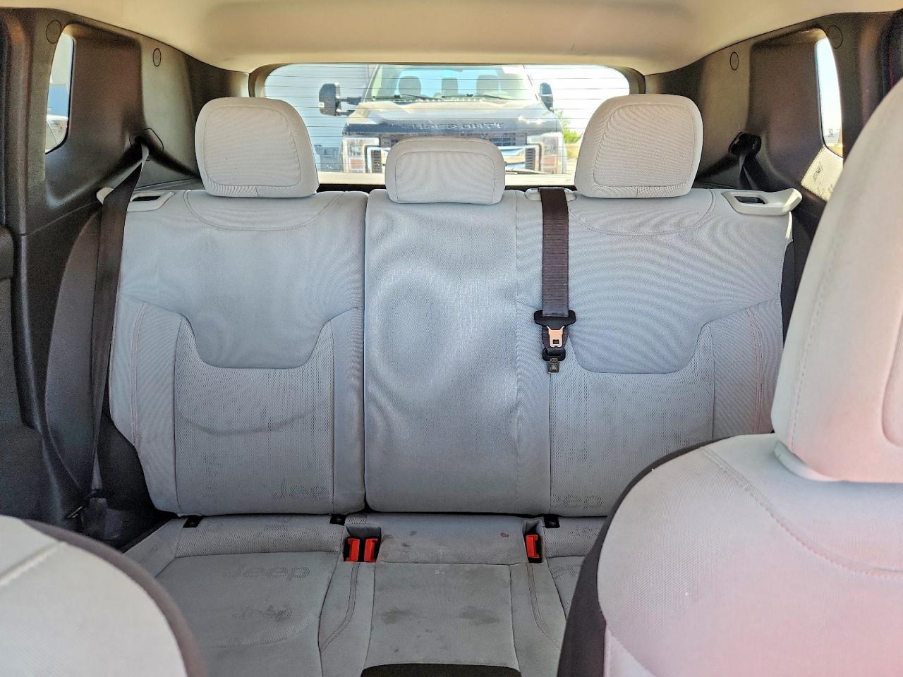 2015 JEEP RENEGADE LATITUDE photo 28