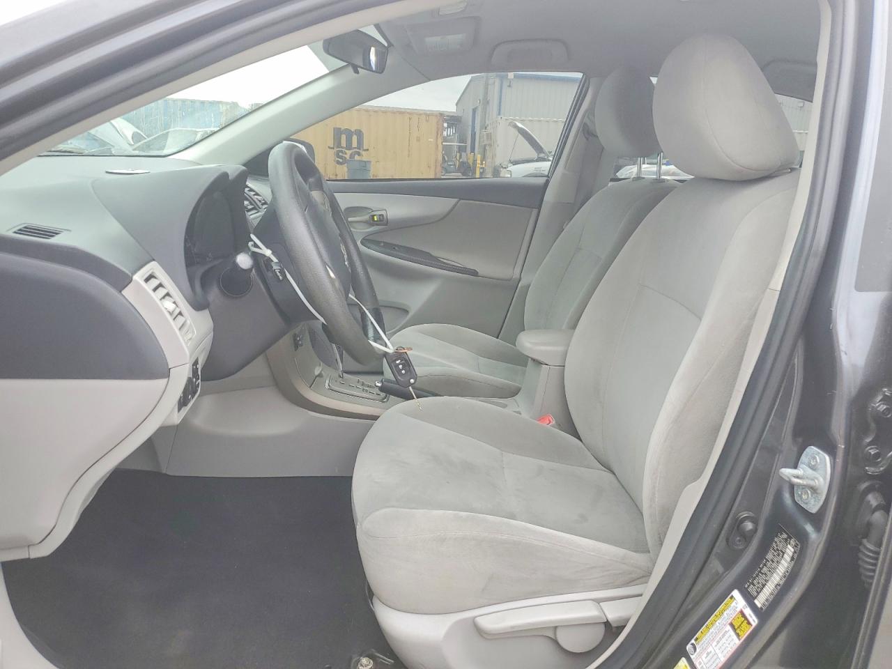 2012 TOYOTA COROLLA LE photo 7