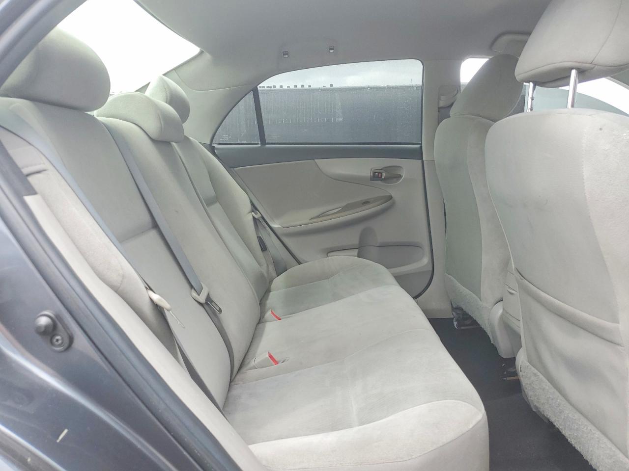 2012 TOYOTA COROLLA LE photo 10