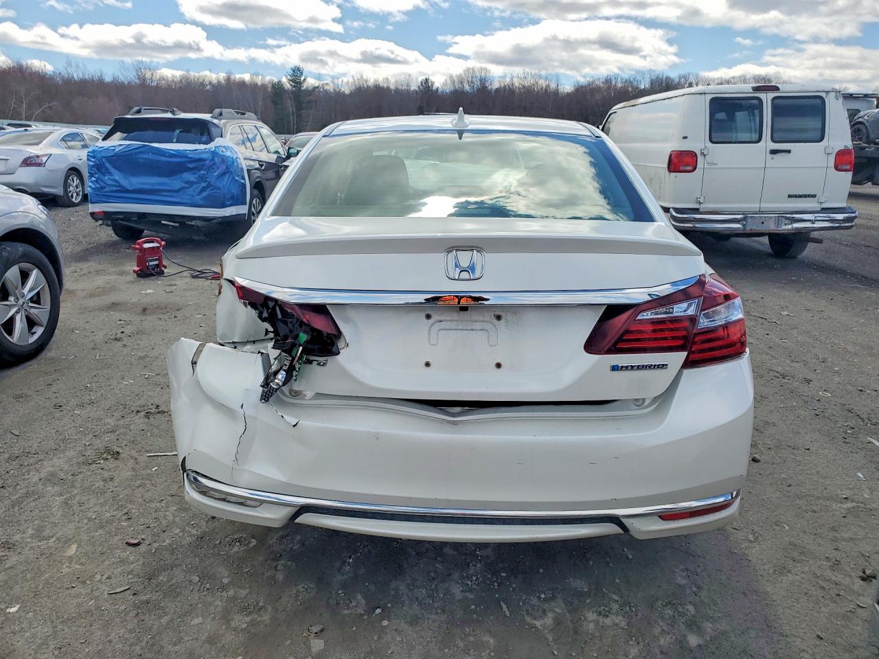 2017 HONDA ACCORD HYBRID photo 11