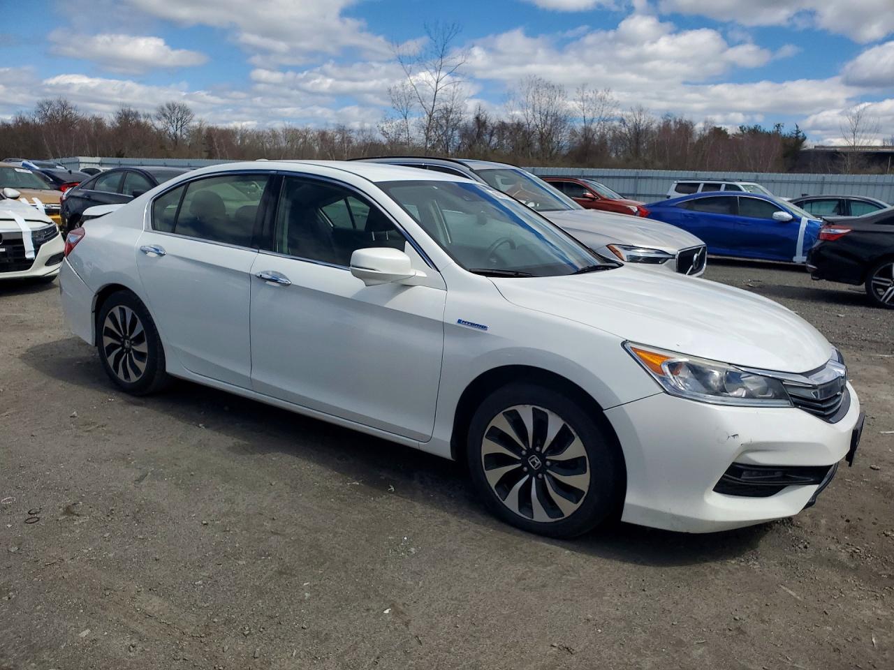 2017 HONDA ACCORD HYBRID photo 7