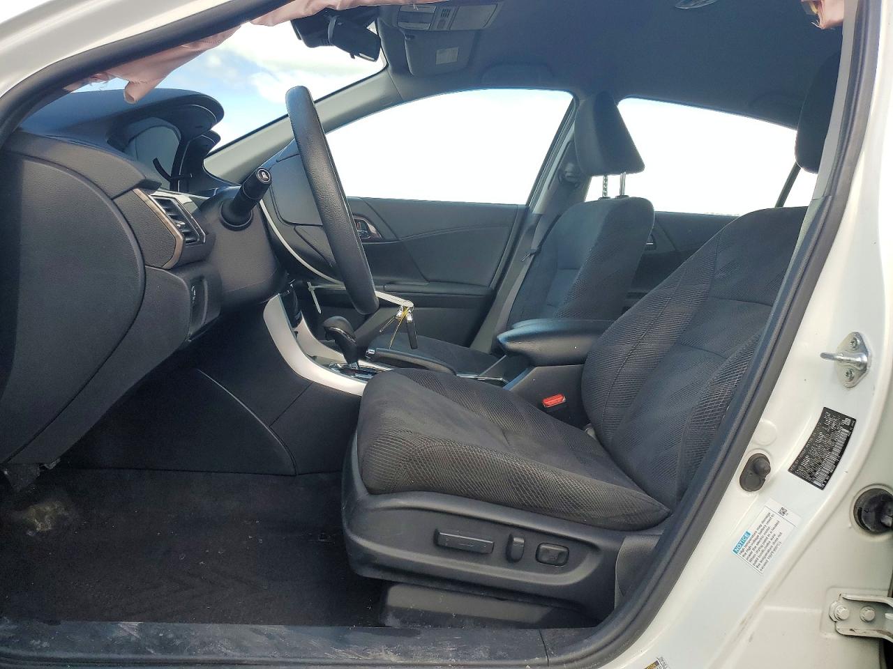 2017 HONDA ACCORD HYBRID photo 13