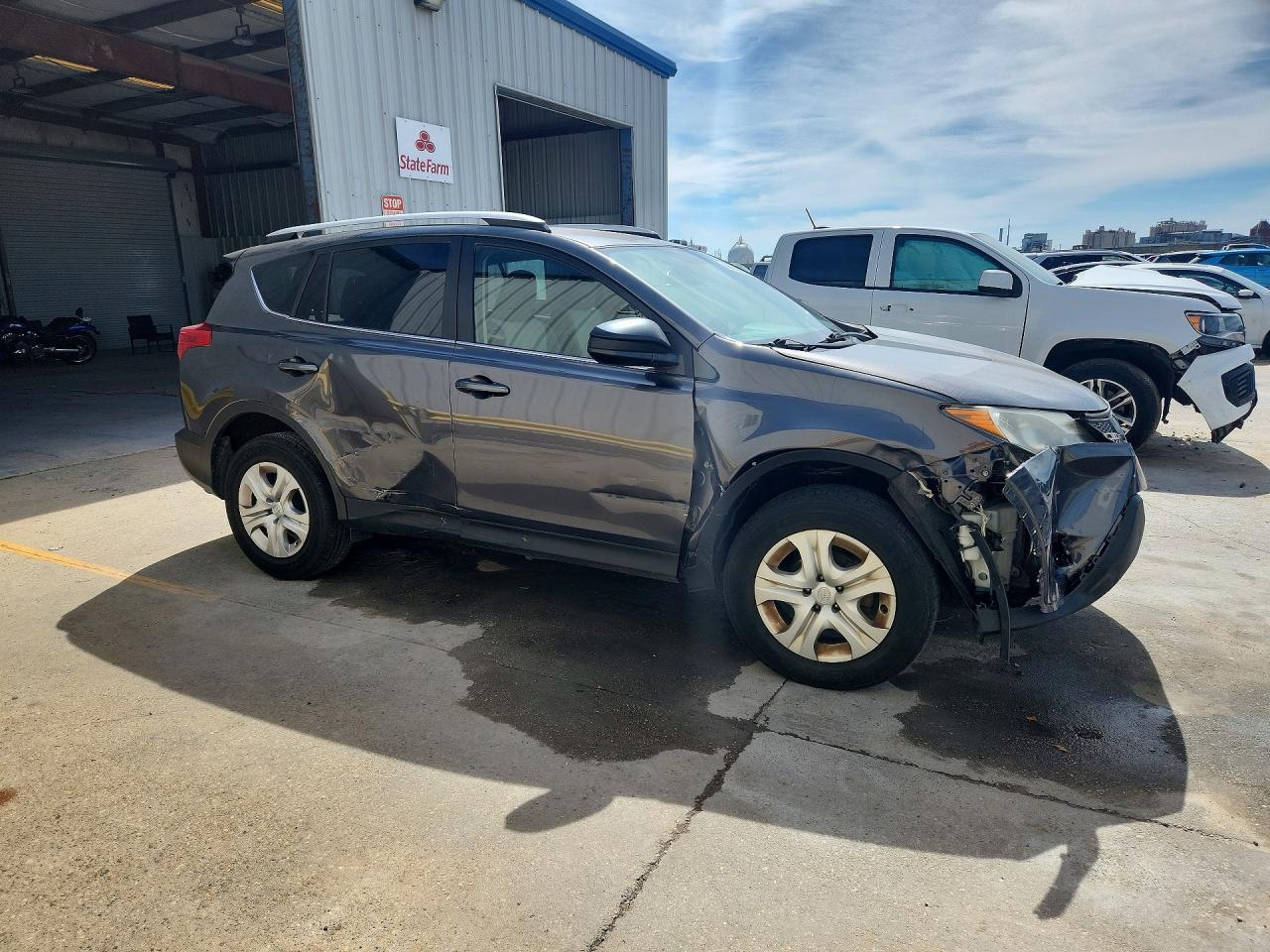 2014 TOYOTA RAV4 LE photo 4