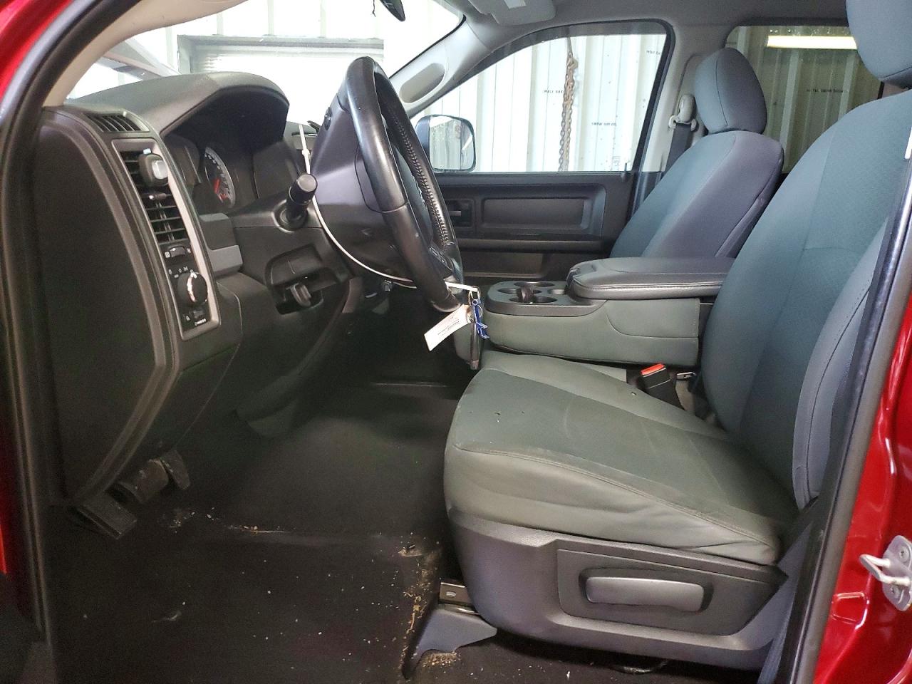 2014 RAM 1500 ST photo 13