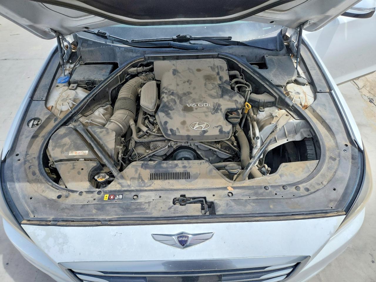 2015 HYUNDAI GENESIS 3.8L photo 31