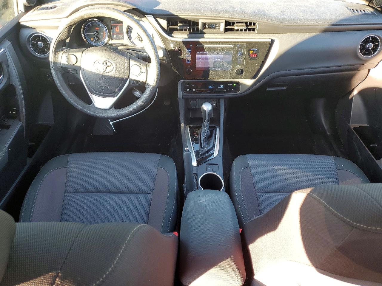 2018 TOYOTA COROLLA LE photo 22