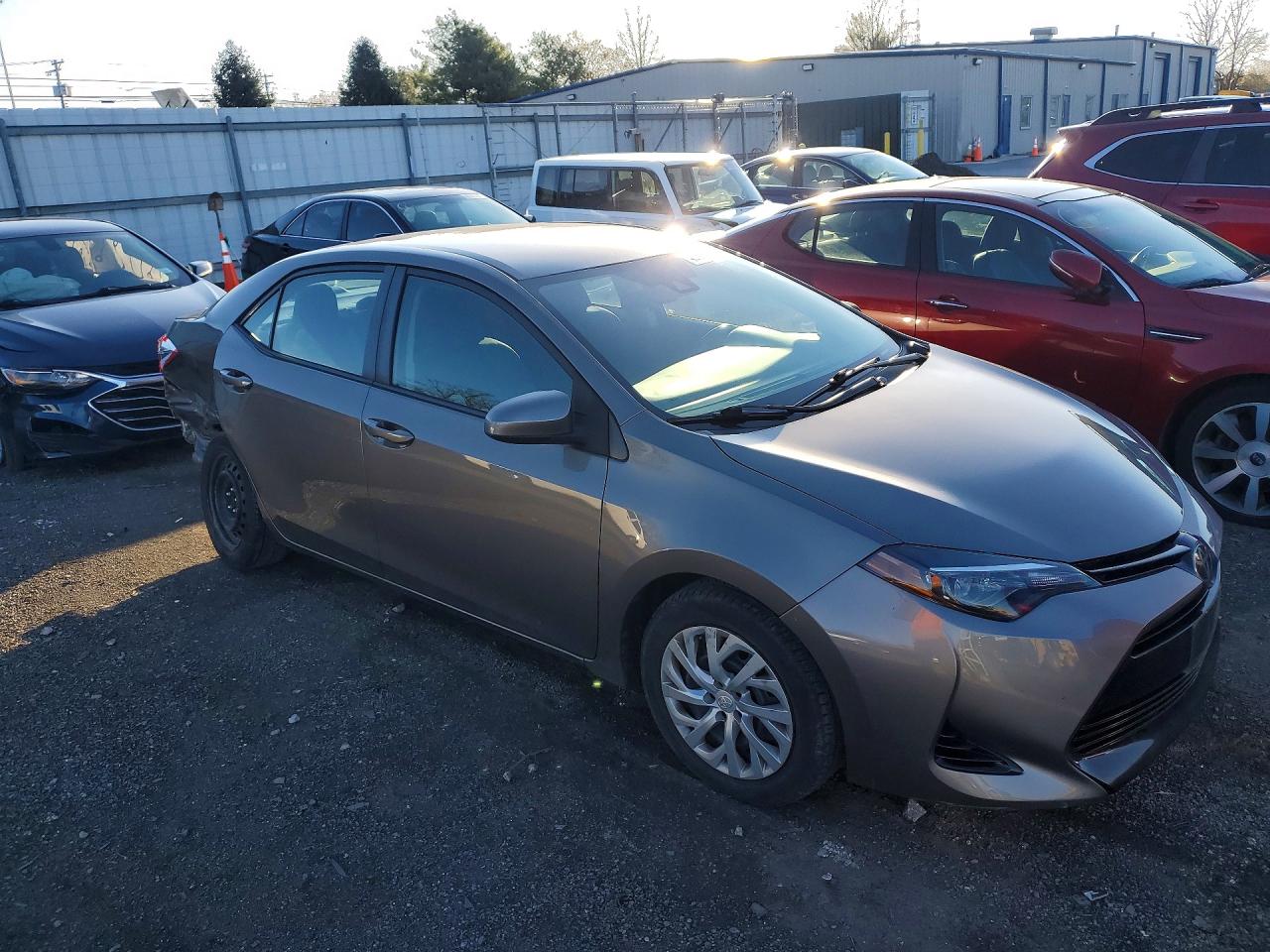 2018 TOYOTA COROLLA LE photo 10
