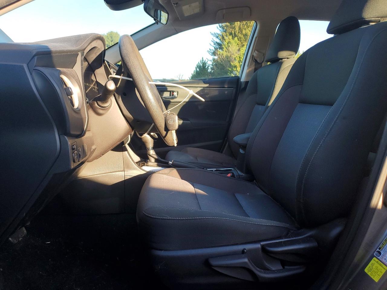 2018 TOYOTA COROLLA LE photo 19