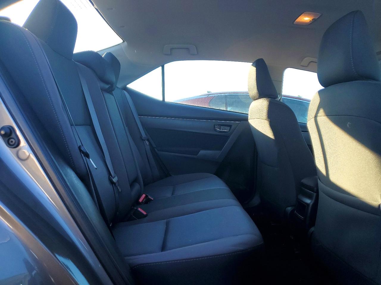 2018 TOYOTA COROLLA LE photo 28