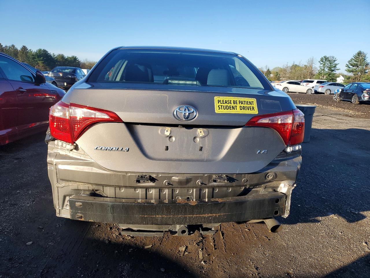 2018 TOYOTA COROLLA LE photo 16