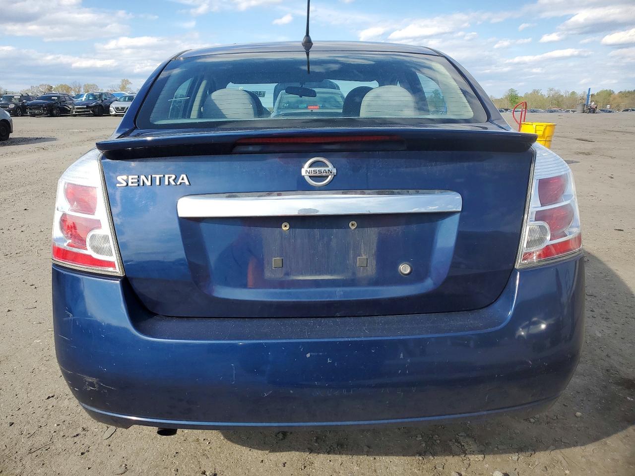 2011 NISSAN SENTRA 2.0 photo 11