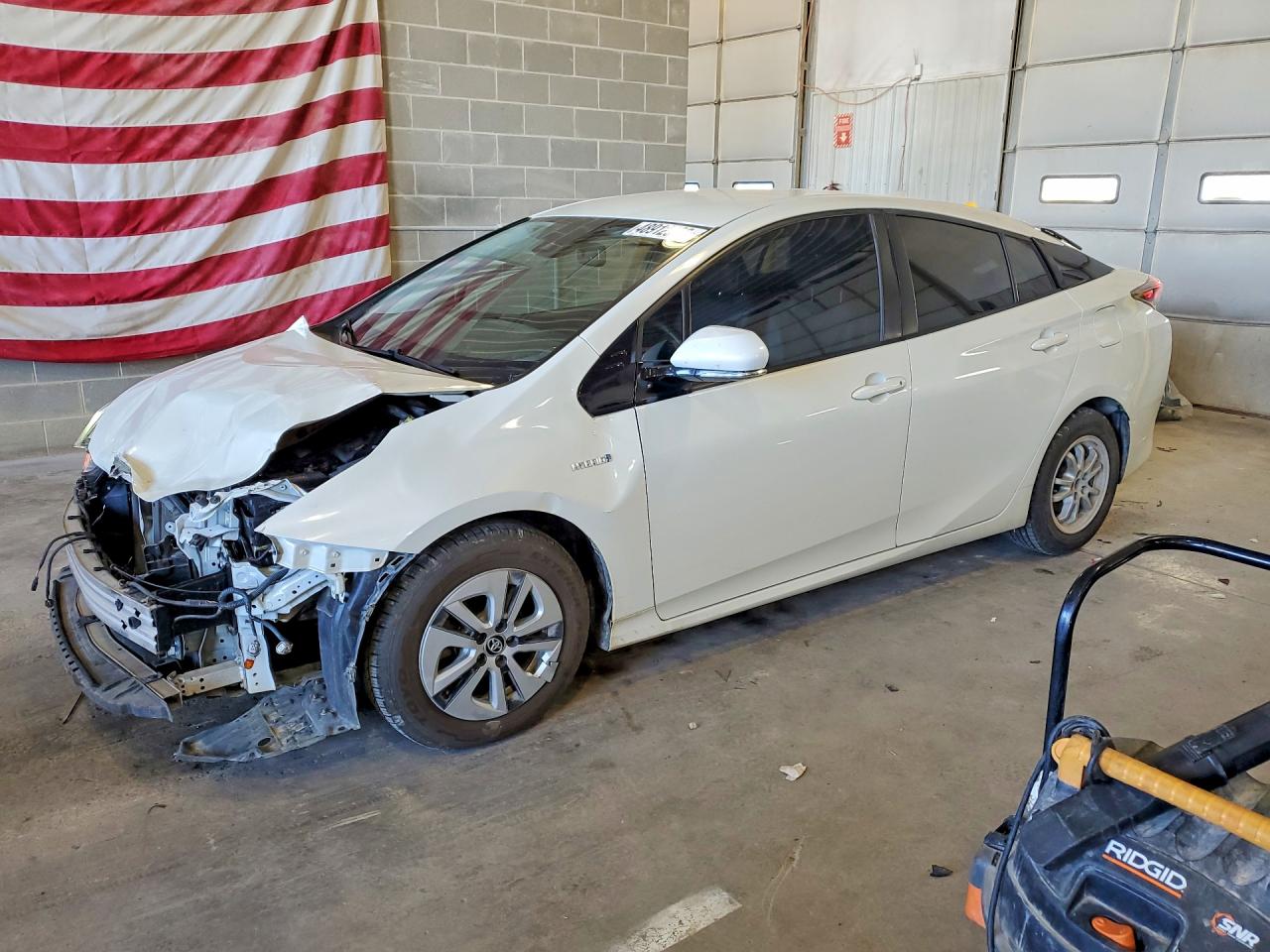 2017 TOYOTA PRIUS
