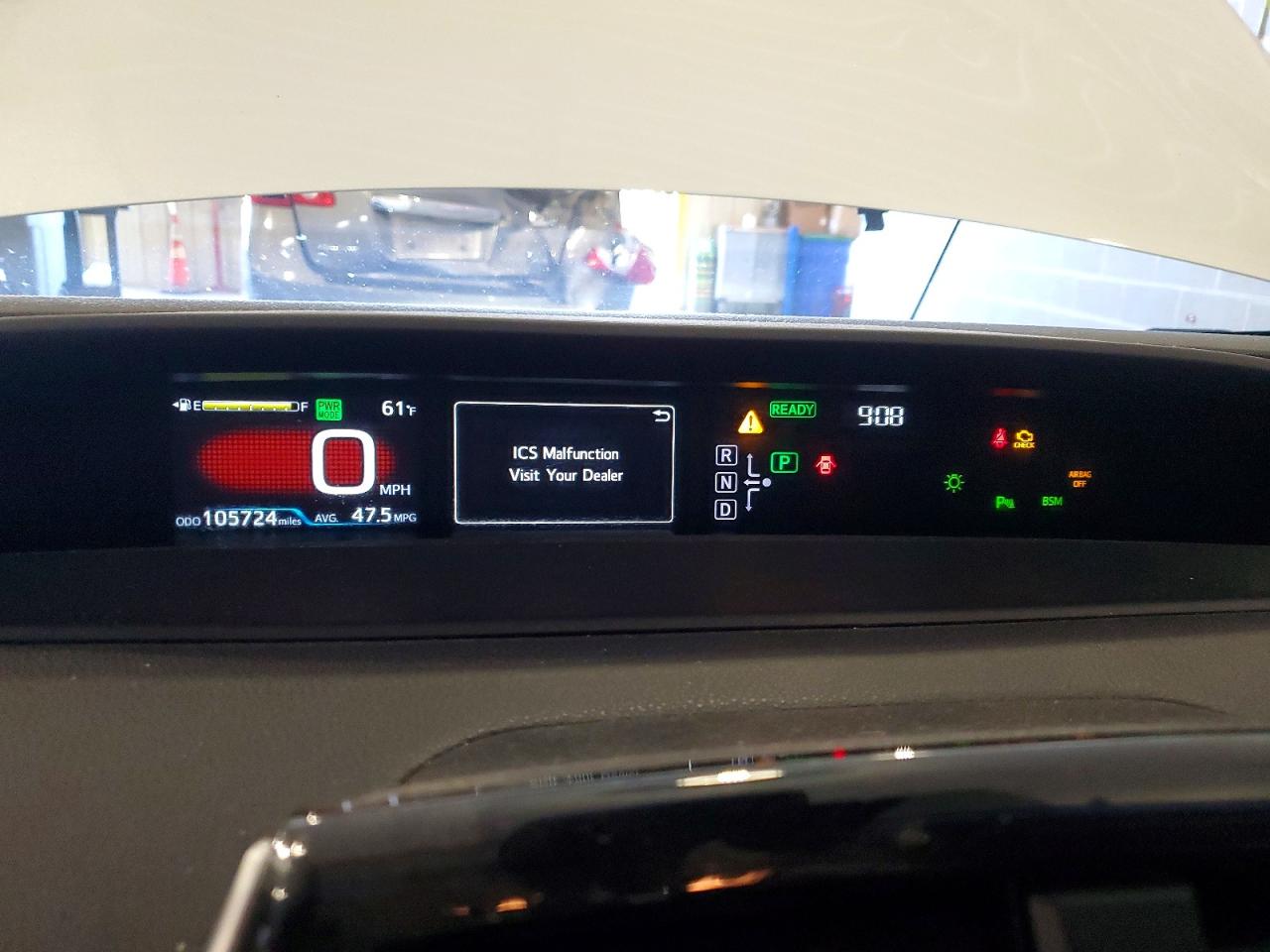 2017 TOYOTA PRIUS FOUR photo 17