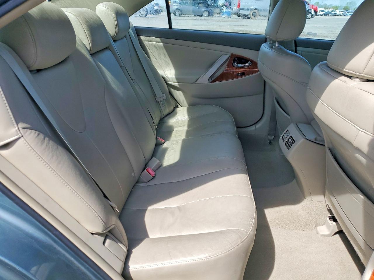 2010 TOYOTA CAMRY XLE V6 photo 10