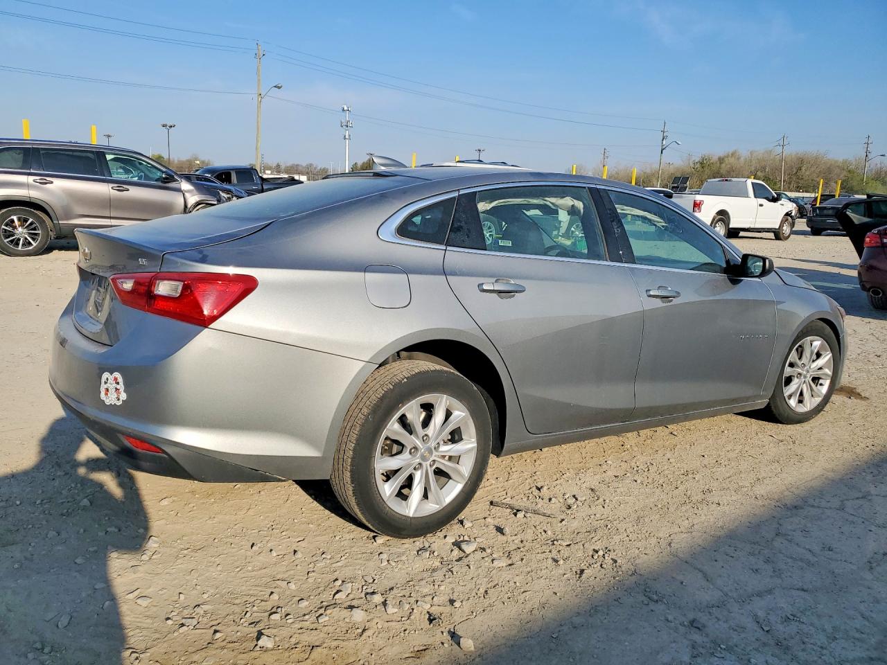 2023 CHEVROLET MALIBU LT photo 3