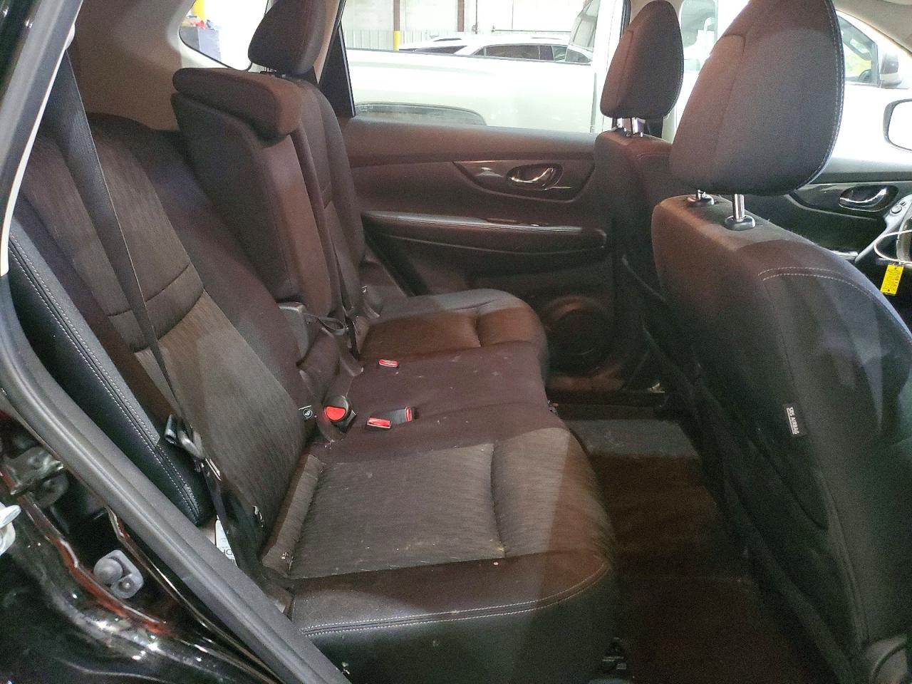 2018 NISSAN ROGUE SV photo 21