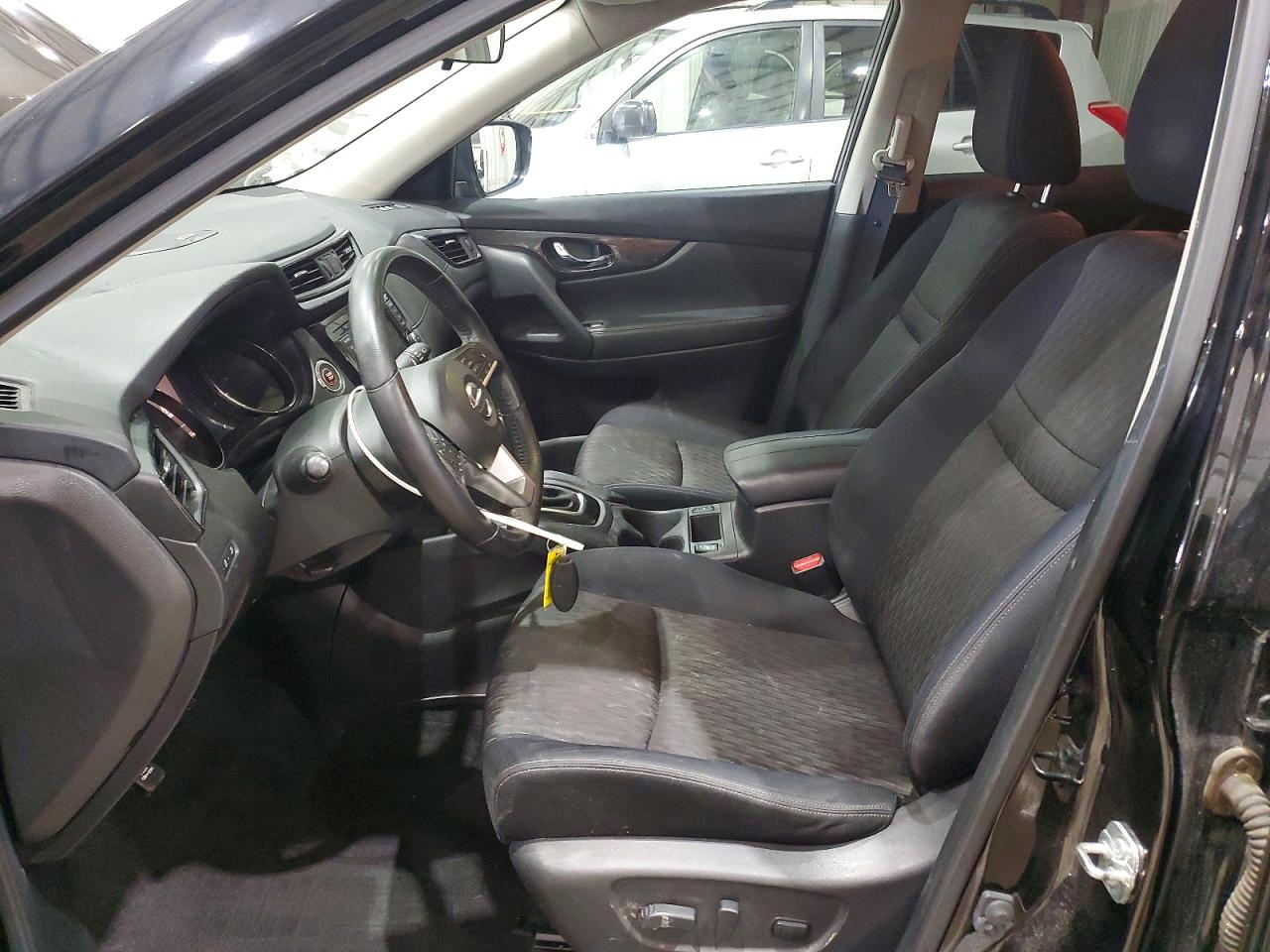 2018 NISSAN ROGUE SV photo 13