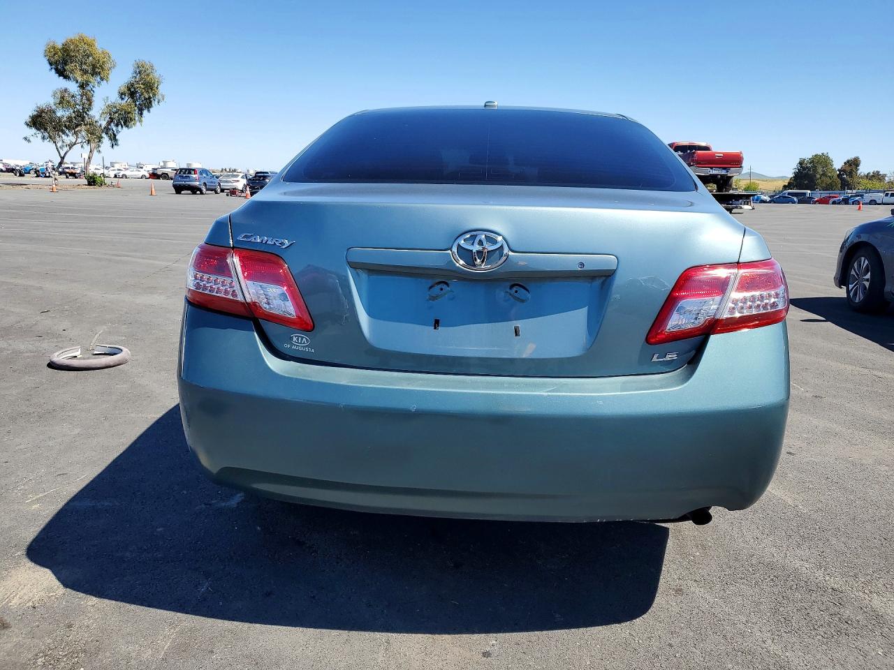 2011 TOYOTA CAMRY LE photo 16