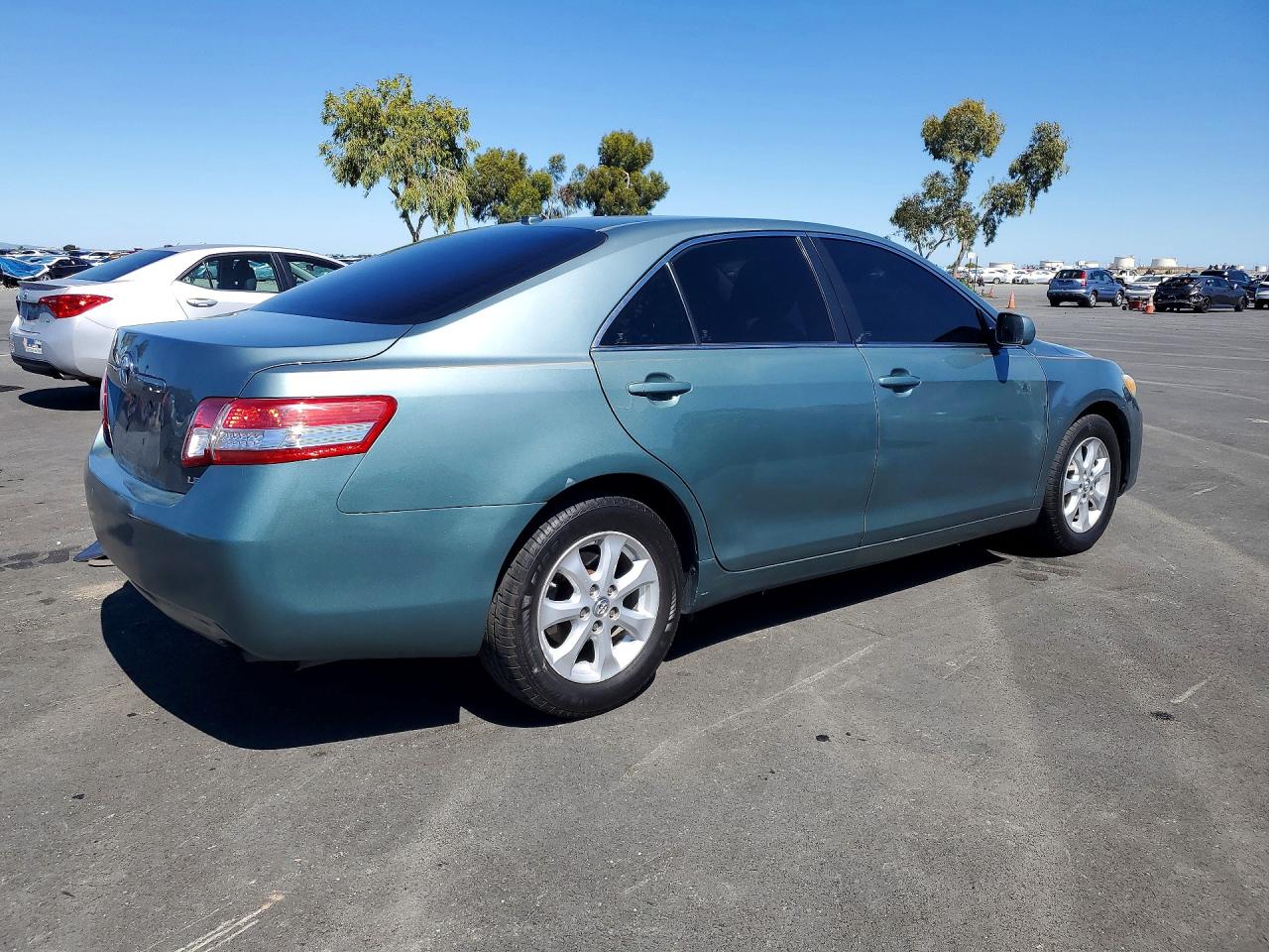 2011 TOYOTA CAMRY LE photo 7
