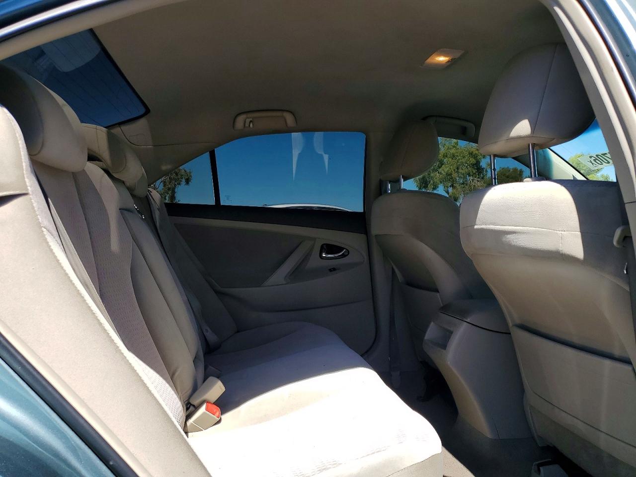 2011 TOYOTA CAMRY LE photo 28