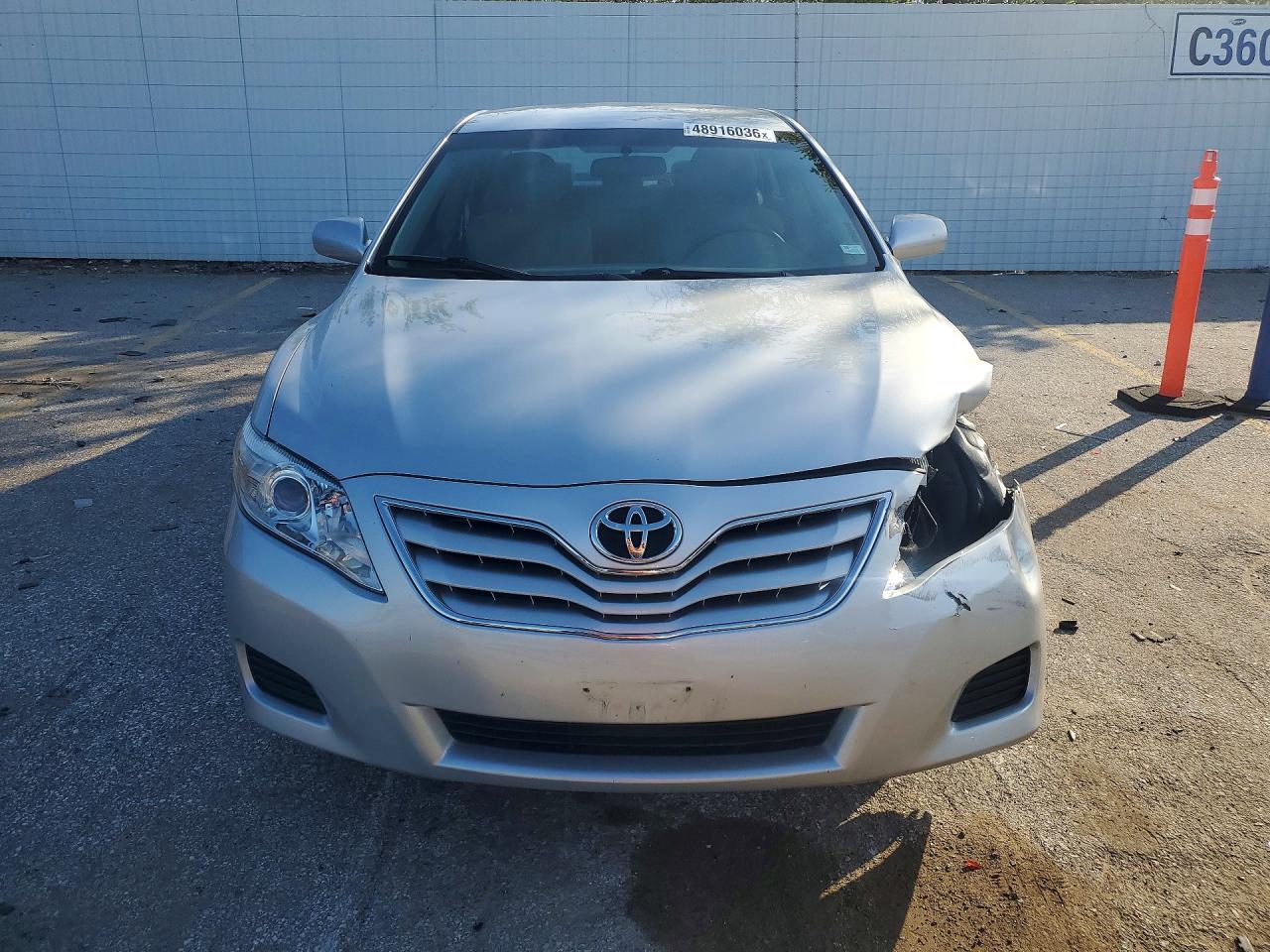 2011 TOYOTA CAMRY LE photo 5
