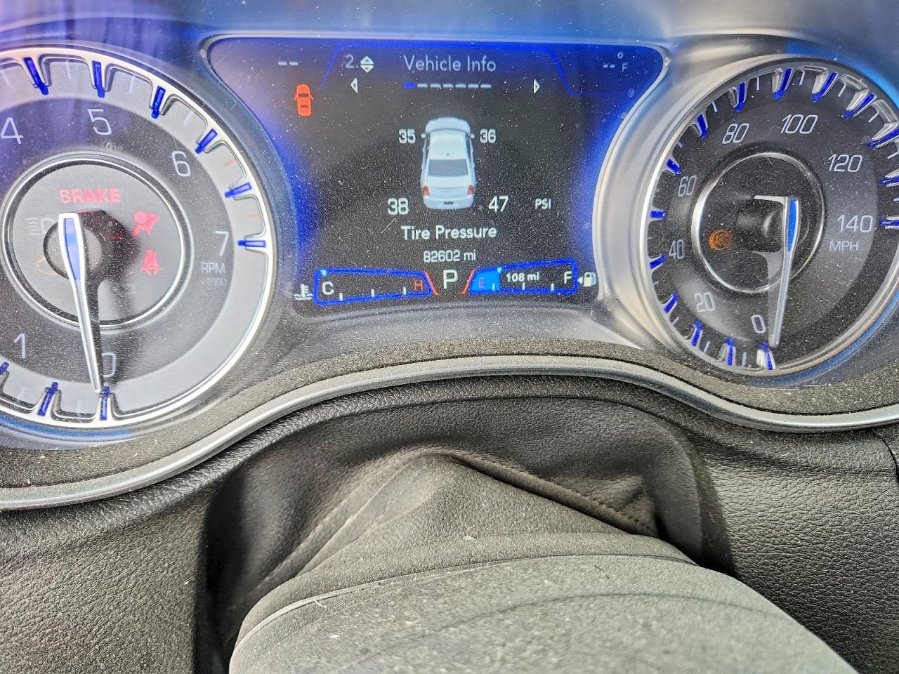 2021 CHRYSLER 300 TOURING photo 17