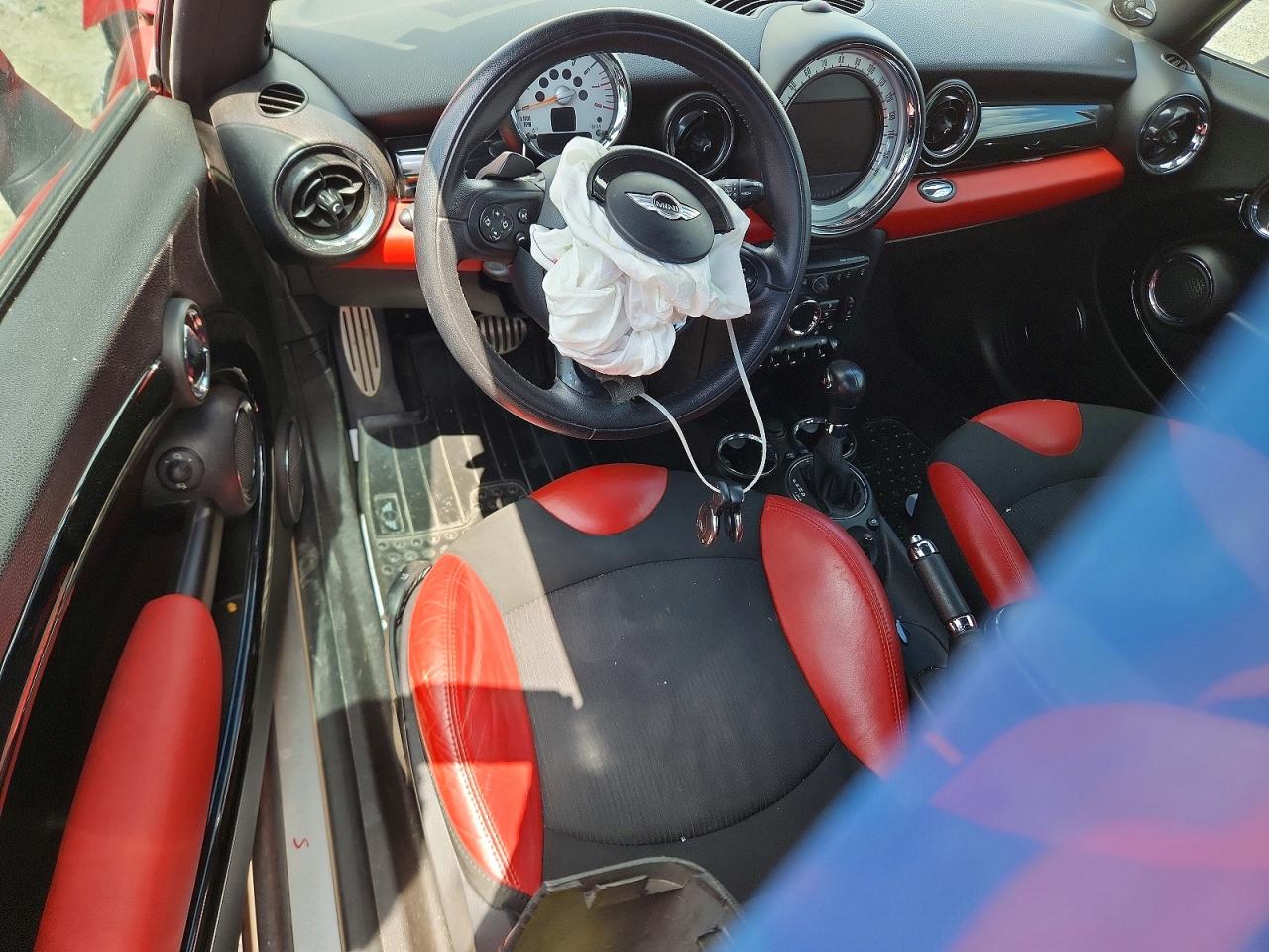 2012 MINI COOPER S photo 23