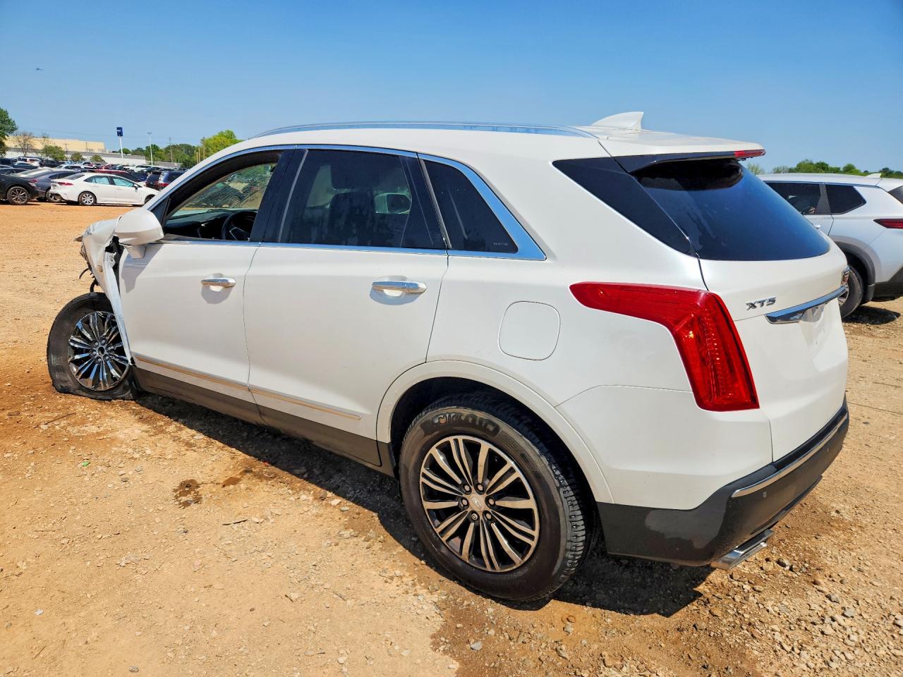 2017 CADILLAC XT5 LUXURY photo 3