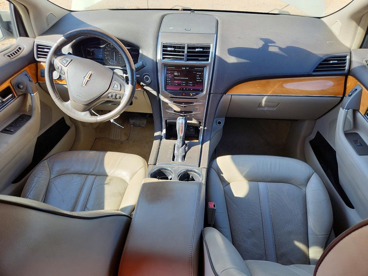2014 LINCOLN TOWNHOUSE MKX photo 22