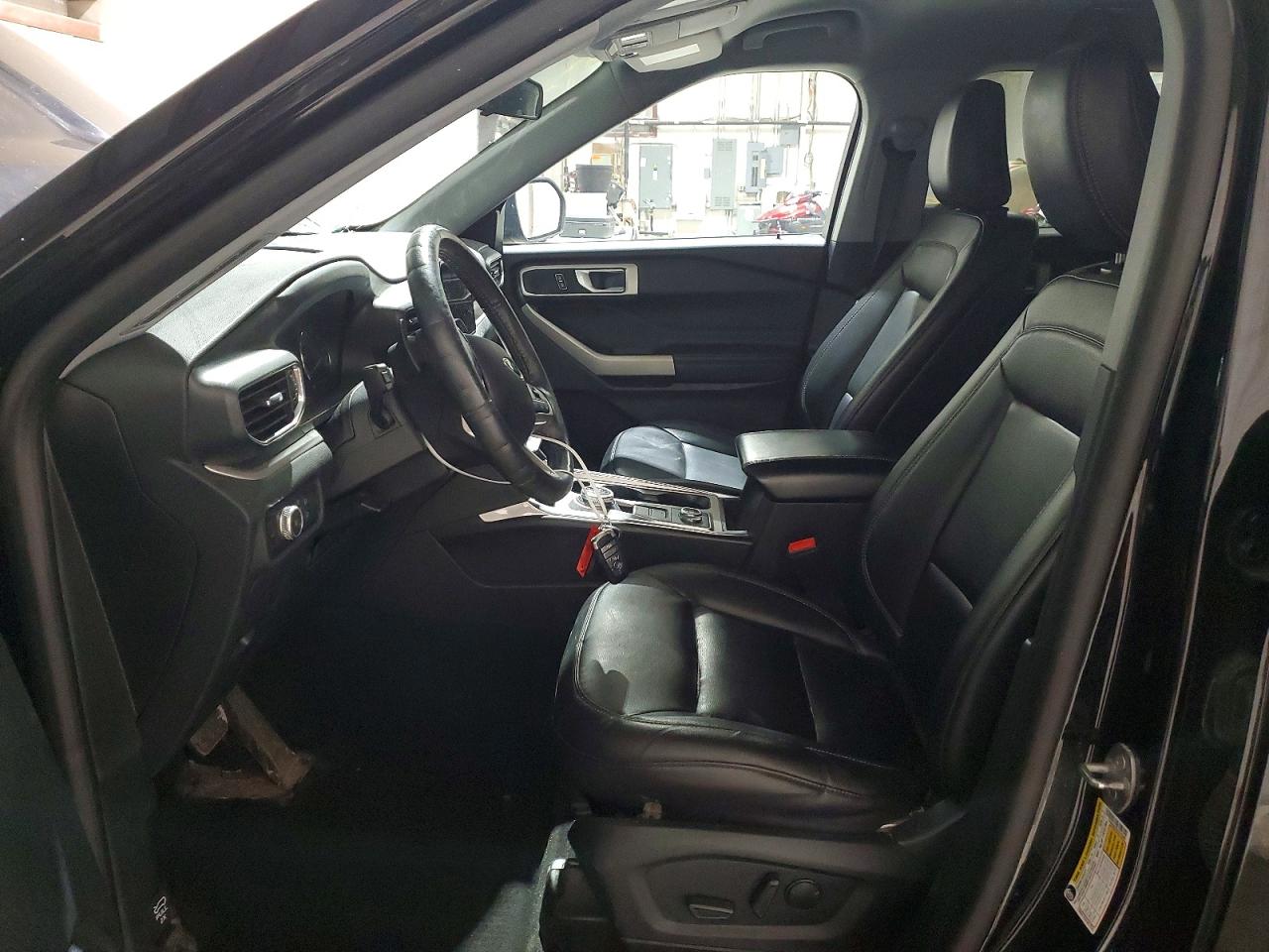2020 FORD EXPLORER XLT photo 13