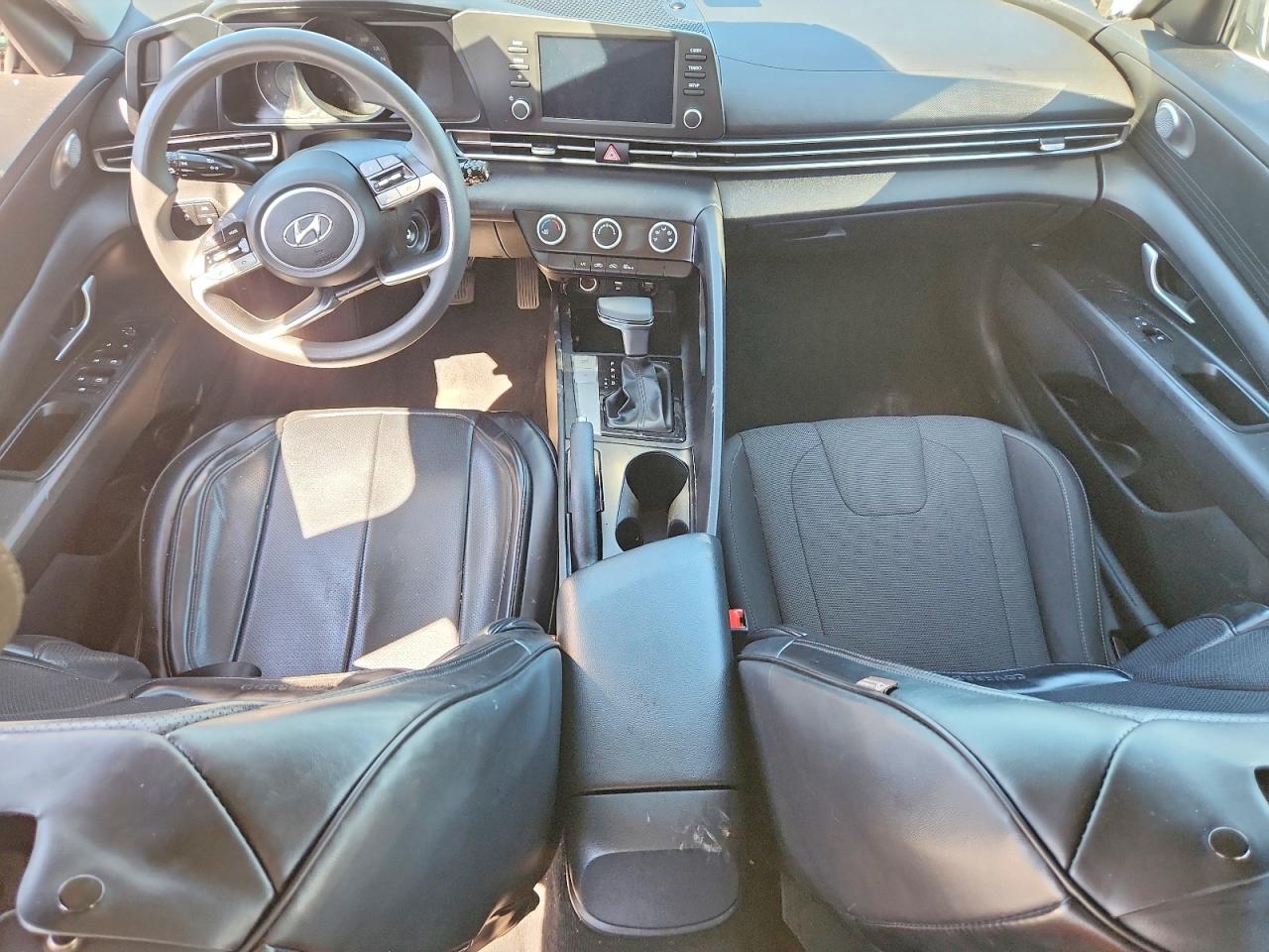 2021 HYUNDAI ELANTRA SE photo 15