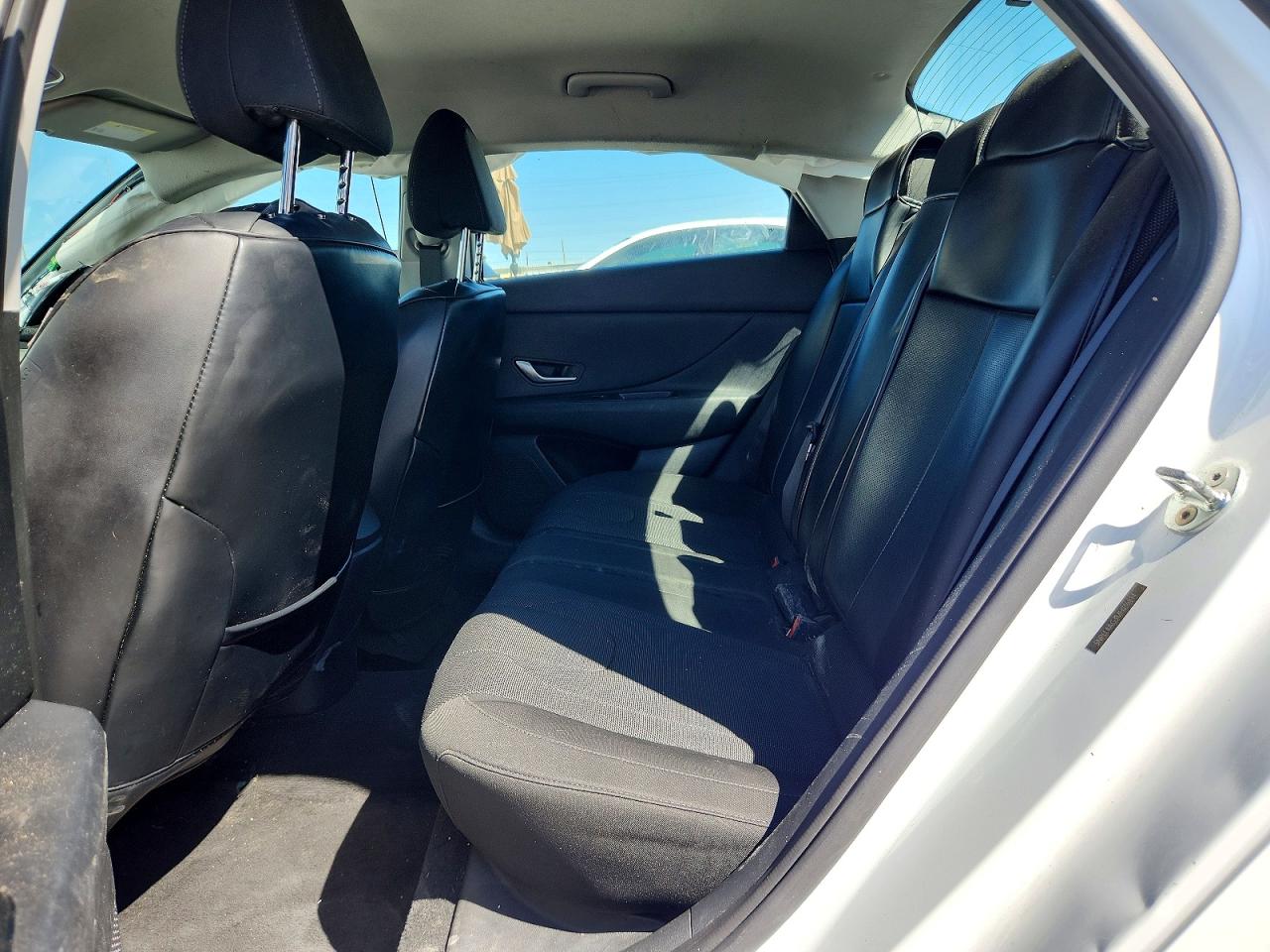 2021 HYUNDAI ELANTRA SE photo 19