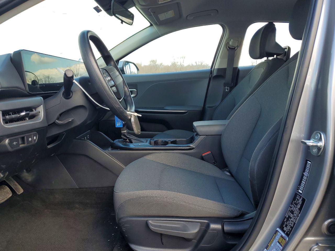 2025 KIA K4 LXS photo 7