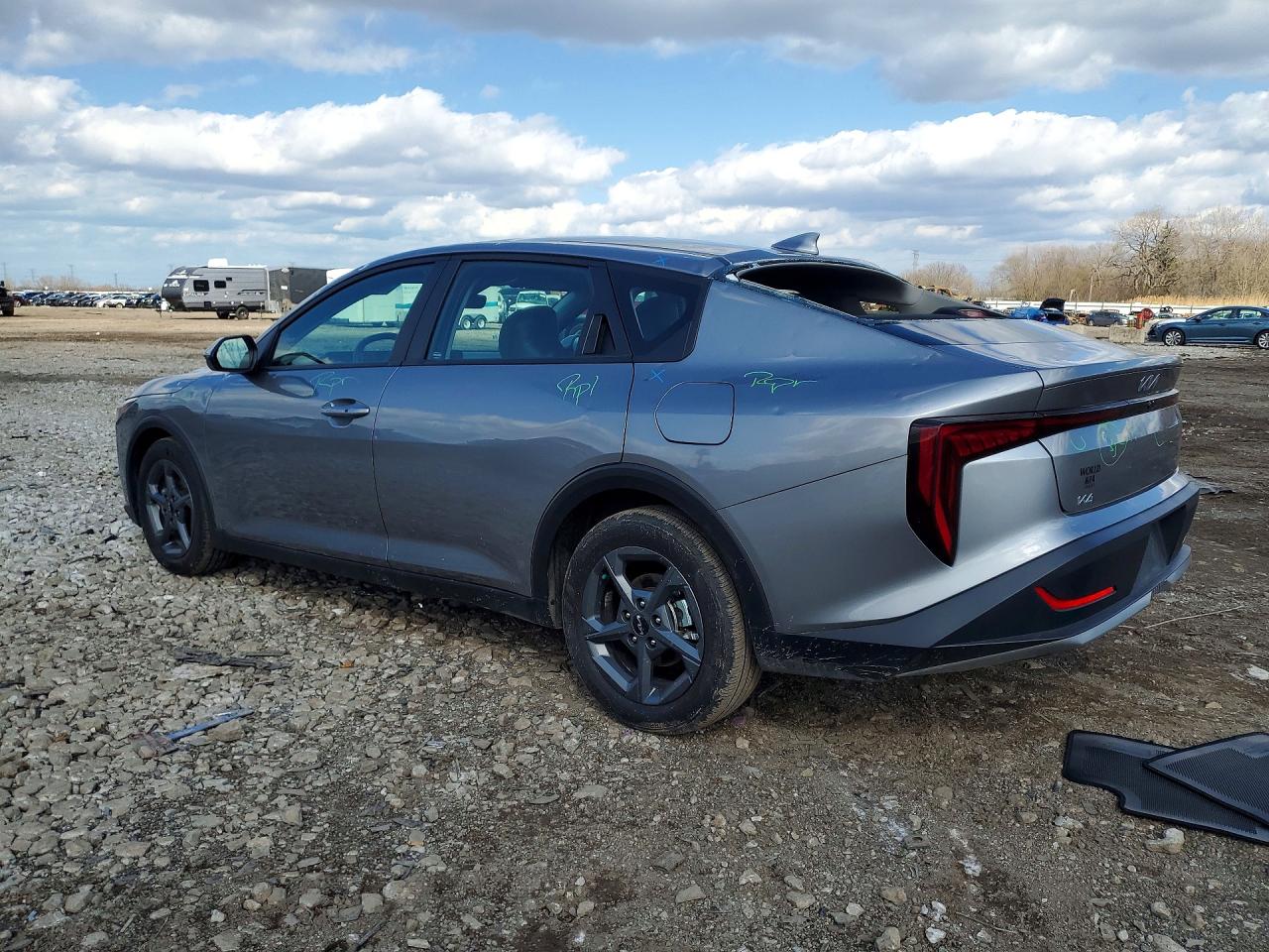 2025 KIA K4 LXS photo 2