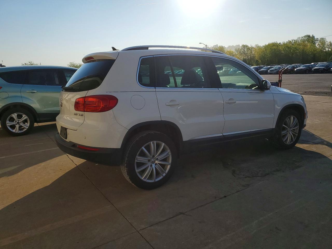 2013 VOLKSWAGEN TIGUAN S photo 7