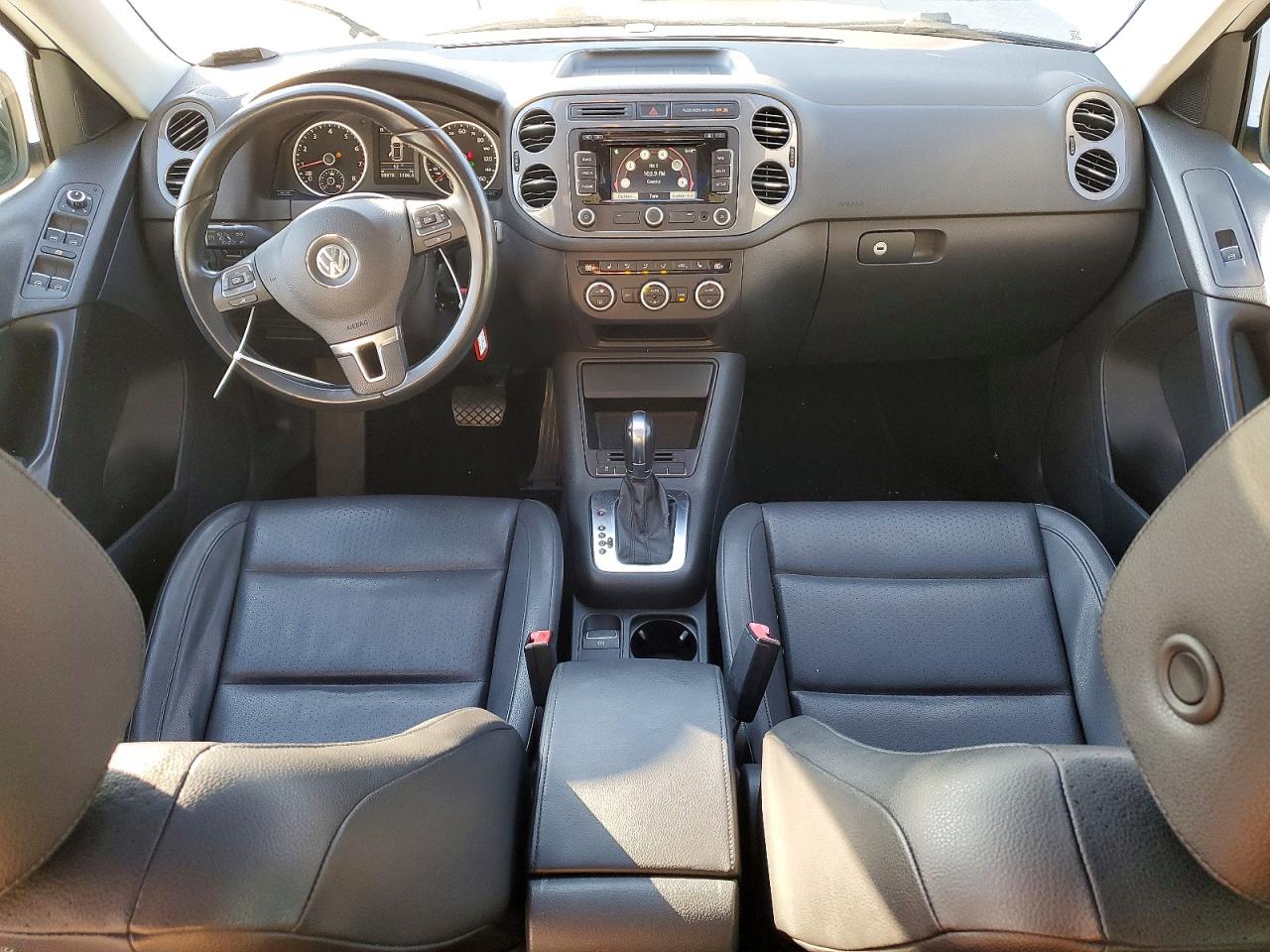 2013 VOLKSWAGEN TIGUAN S photo 22