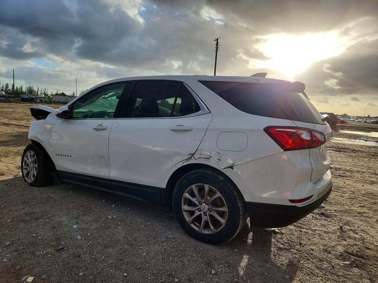 2018 CHEVROLET EQUINOX LT photo 3
