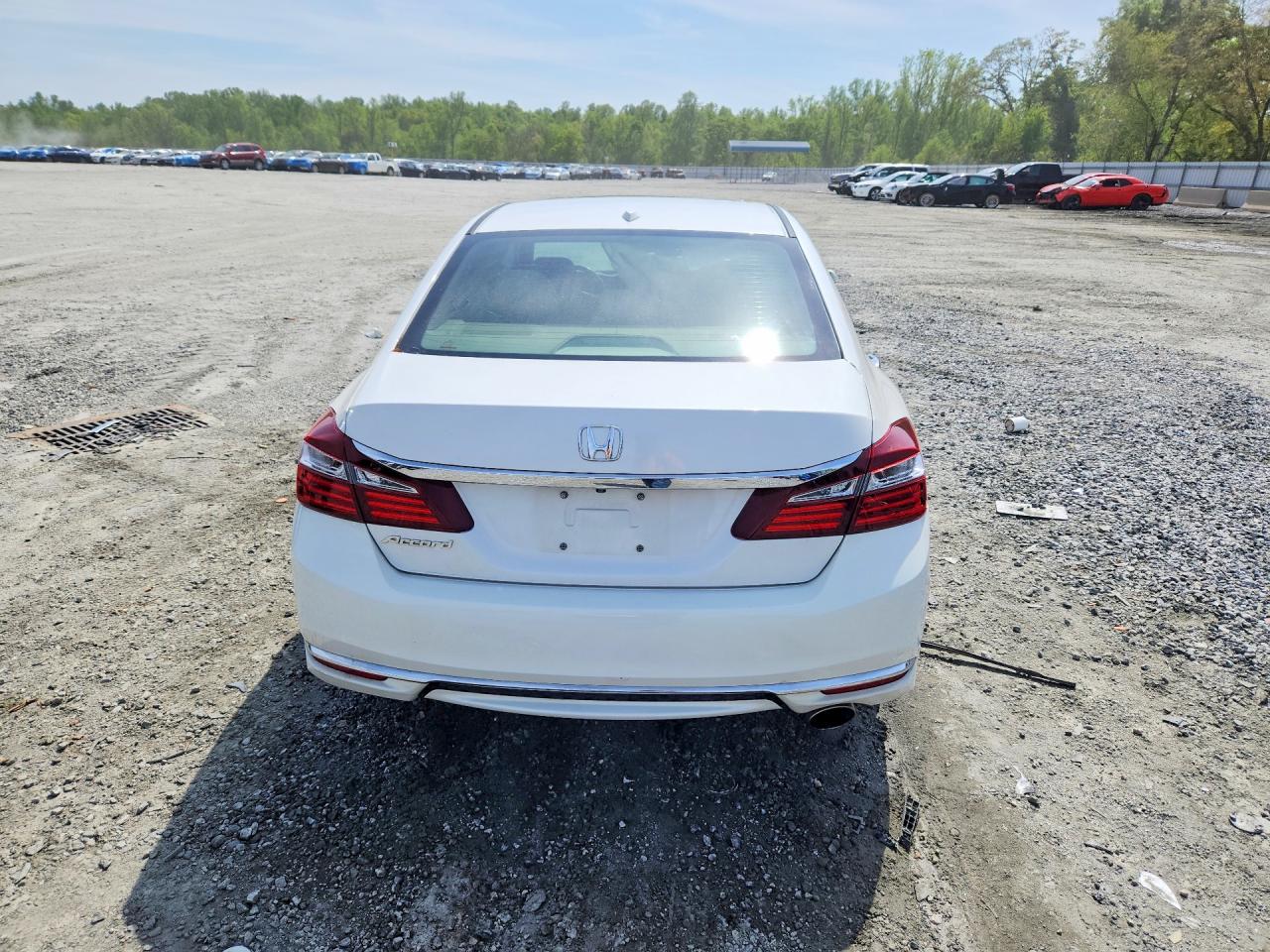 2016 HONDA ACCORD EX photo 11